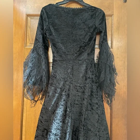 inCharacter Black & Red Lace-Up Gothic Vampire Dress Small - Picture 11 of 16